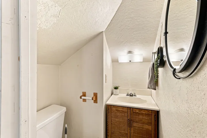 653 S Egli Ct, Salt Lake City, Utah 84102
