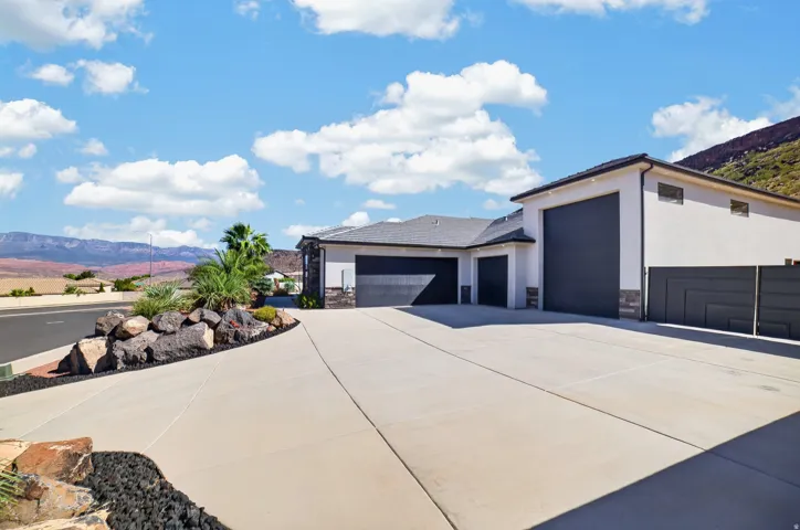 Expansive concrete driveway