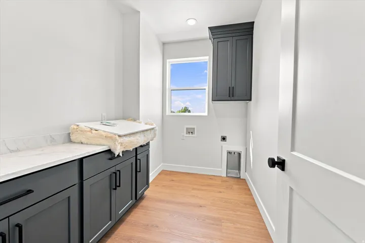 975 E Oak Creek Dr, Lehi, Utah 84043