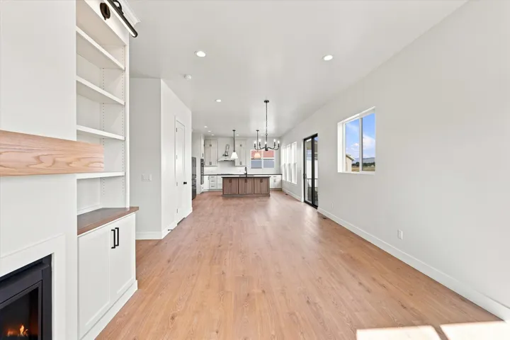 975 E Oak Creek Dr, Lehi, Utah 84043