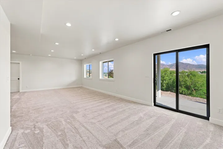 975 E Oak Creek Dr, Lehi, Utah 84043