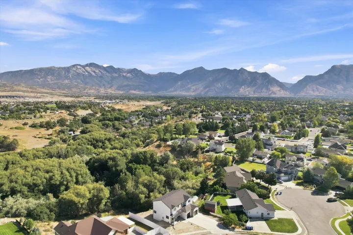 975 E Oak Creek Dr, Lehi, Utah 84043
