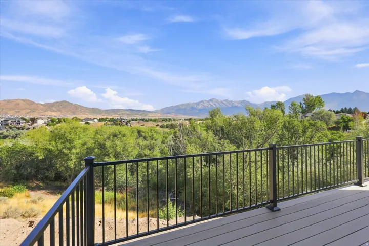 975 E Oak Creek Dr, Lehi, Utah 84043