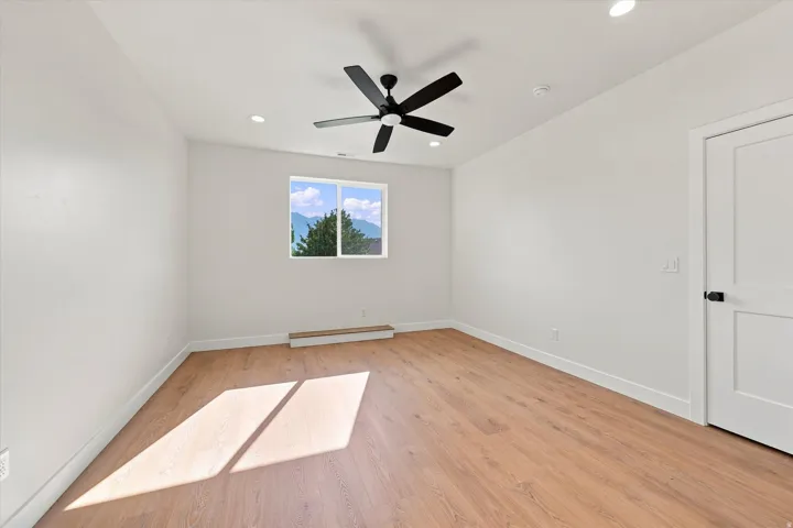 975 E Oak Creek Dr, Lehi, Utah 84043