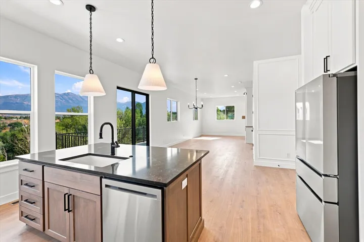 975 E Oak Creek Dr, Lehi, Utah 84043