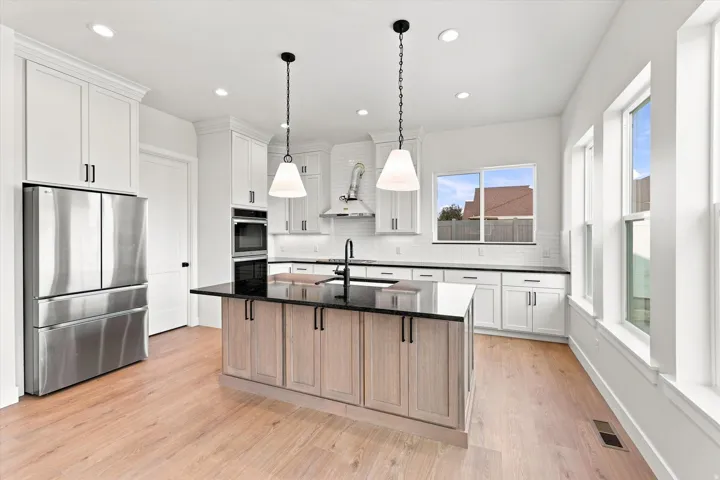 975 E Oak Creek Dr, Lehi, Utah 84043