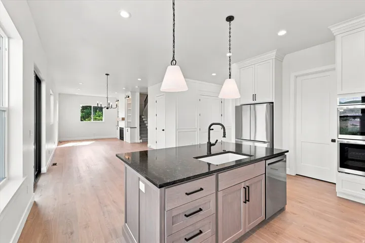 975 E Oak Creek Dr, Lehi, Utah 84043