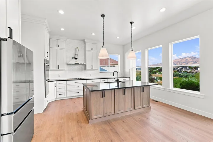975 E Oak Creek Dr, Lehi, Utah 84043