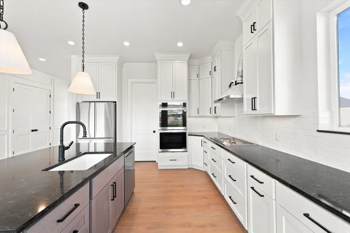 975 E Oak Creek Dr, Lehi, Utah 84043