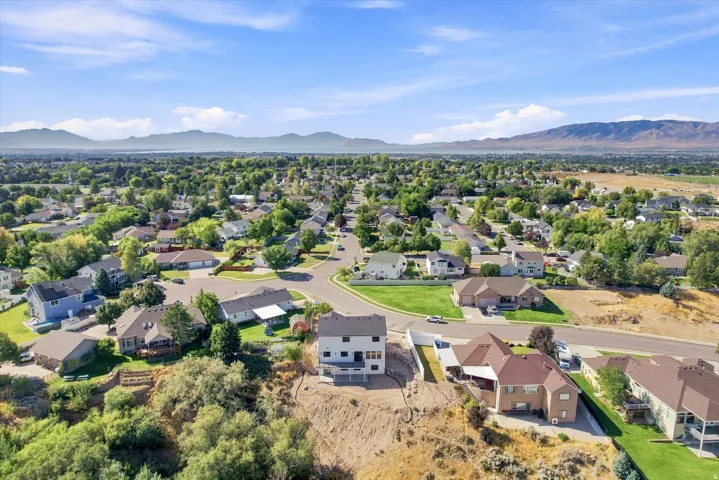 975 E Oak Creek Dr, Lehi, Utah 84043