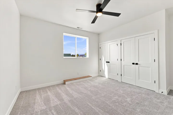975 E Oak Creek Dr, Lehi, Utah 84043