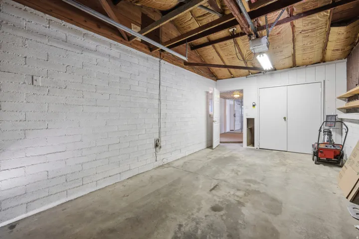 One car garage