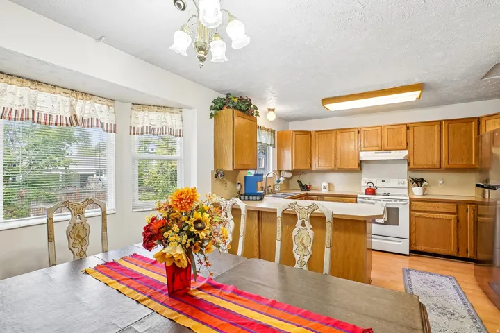5186 W Saguar0 Dr, West Jordan, Utah 84084