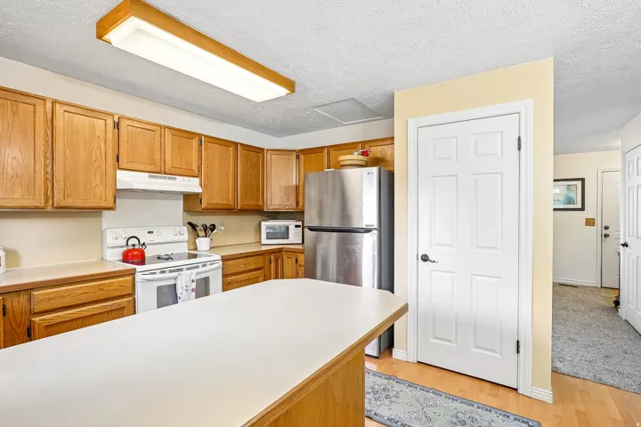 5186 W Saguar0 Dr, West Jordan, Utah 84084
