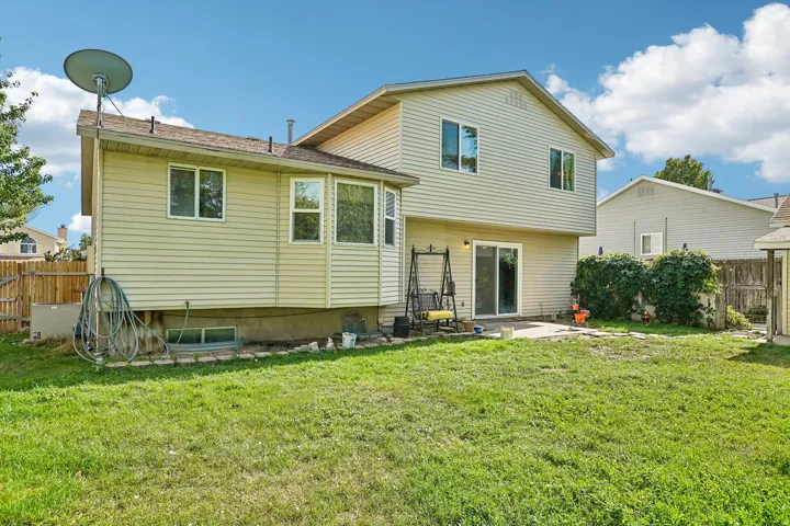 5186 W Saguar0 Dr, West Jordan, Utah 84084