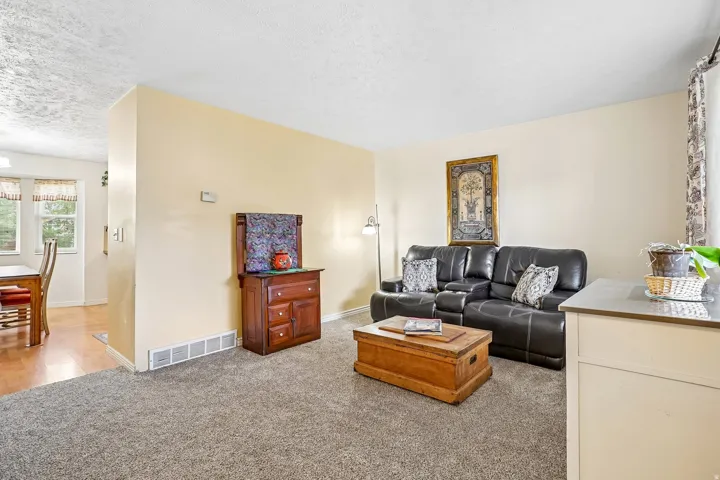 5186 W Saguar0 Dr, West Jordan, Utah 84084