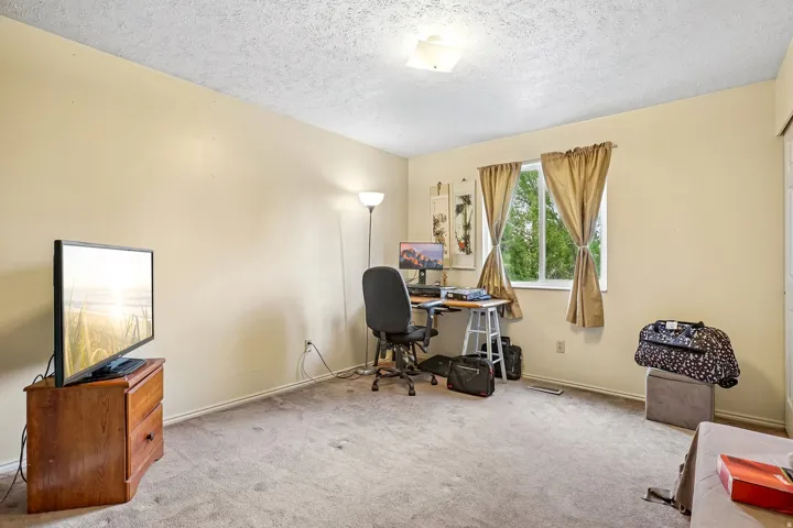 5186 W Saguar0 Dr, West Jordan, Utah 84084