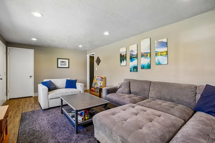 9956 S Aster Ln, Sandy, Utah 84094