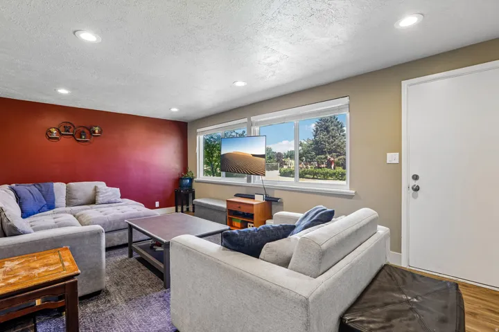 9956 S Aster Ln, Sandy, Utah 84094