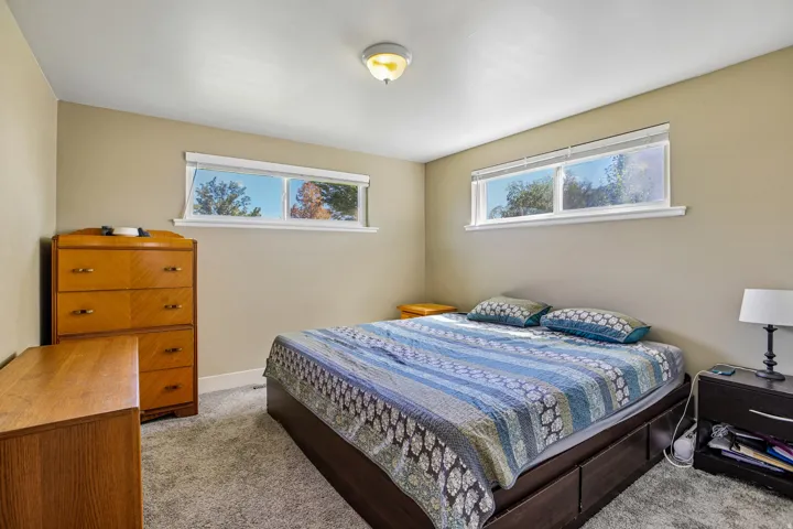 9956 S Aster Ln, Sandy, Utah 84094