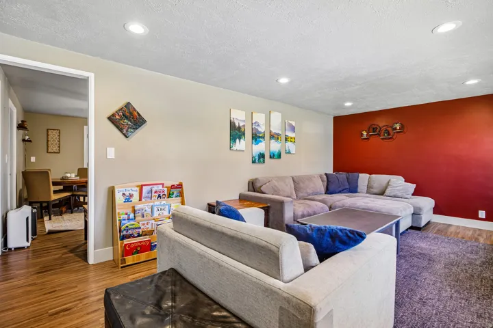 9956 S Aster Ln, Sandy, Utah 84094
