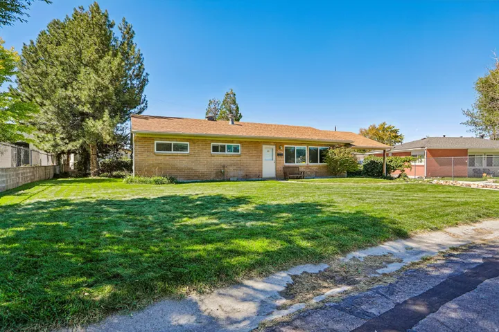 9956 S Aster Ln, Sandy, Utah 84094