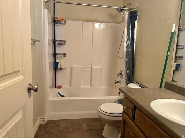 Main bathroom