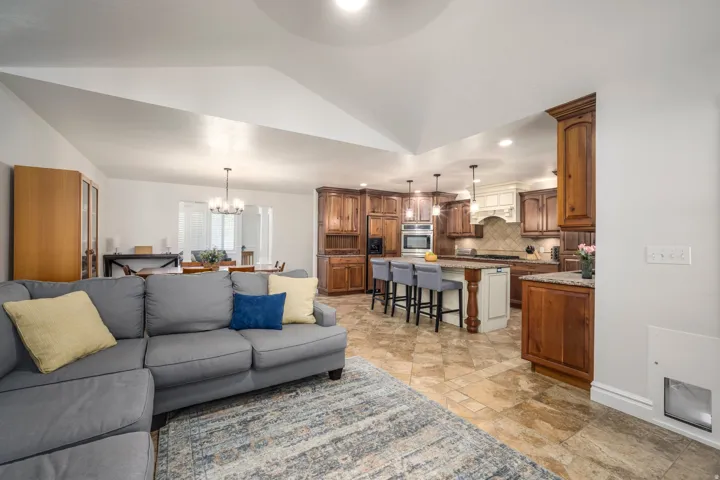 1284 S 500 E, Kaysville, Utah 84037