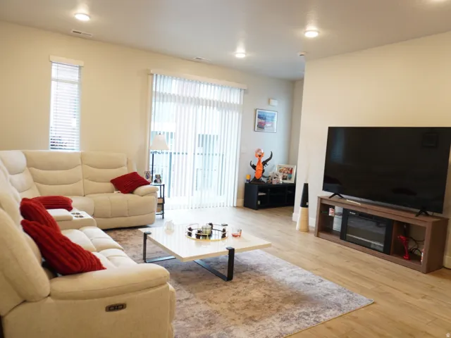 462 E 625 S, Clearfield, Utah 84015