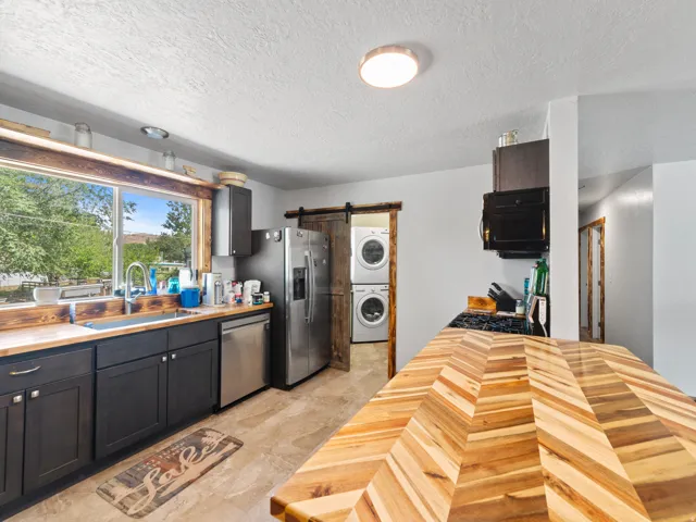 549 Mountain Dr, Moab, Utah 84532