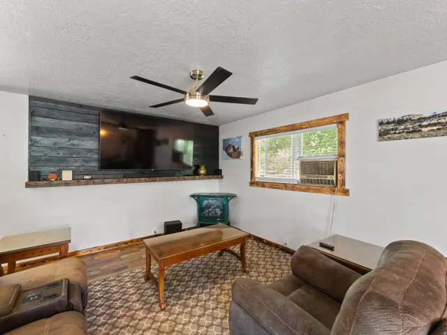 549 Mountain Dr, Moab, Utah 84532