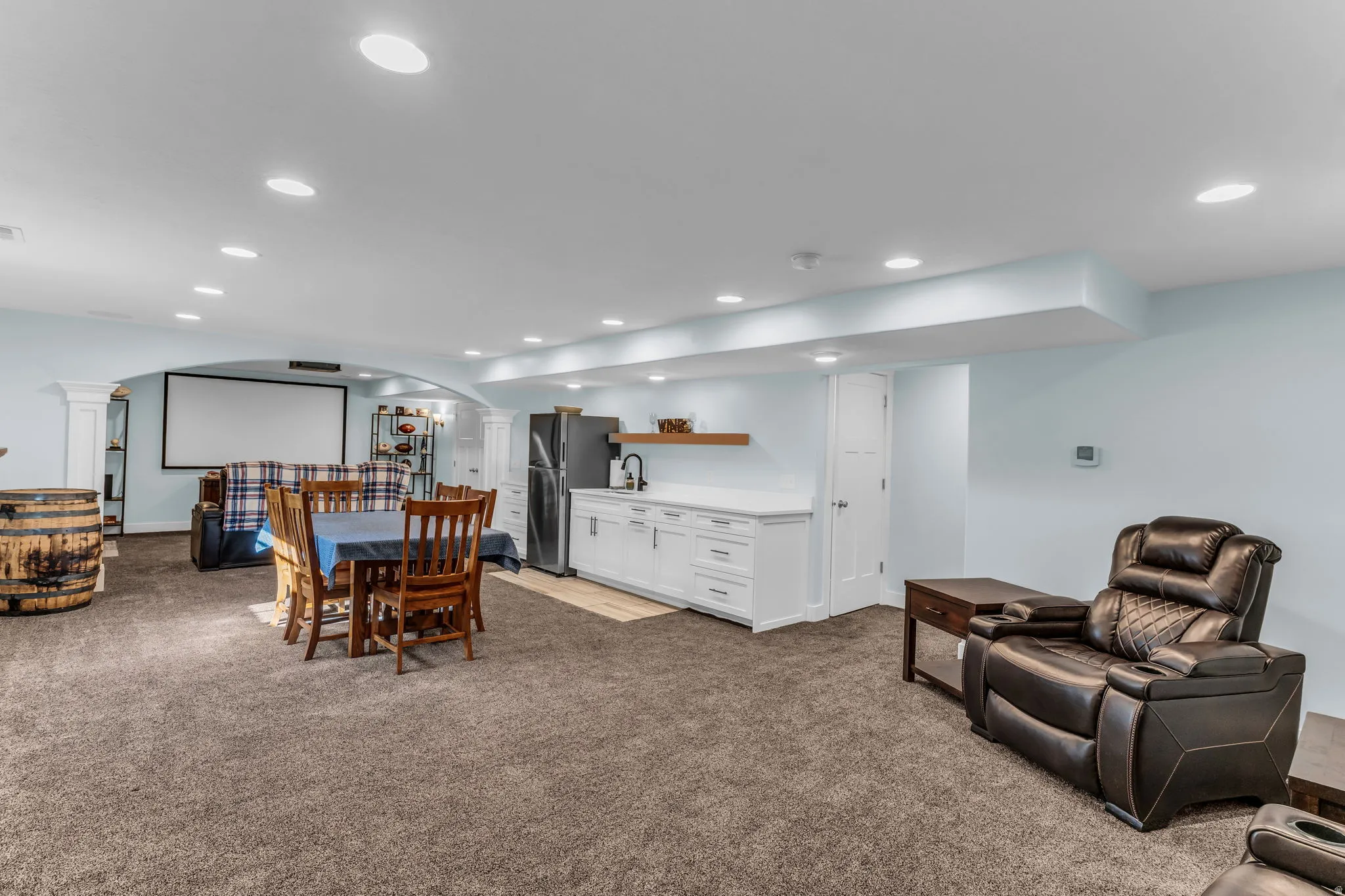 Kitchenette/Media room