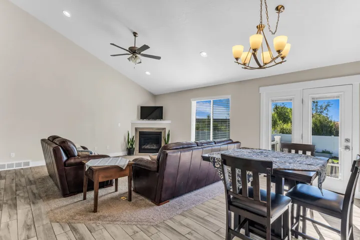 674 S 3300 W, Syracuse, Utah 84075