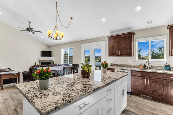 674 S 3300 W, Syracuse, Utah 84075