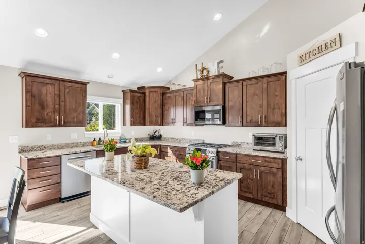 674 S 3300 W, Syracuse, Utah 84075