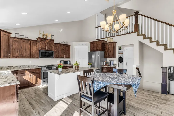 674 S 3300 W, Syracuse, Utah 84075