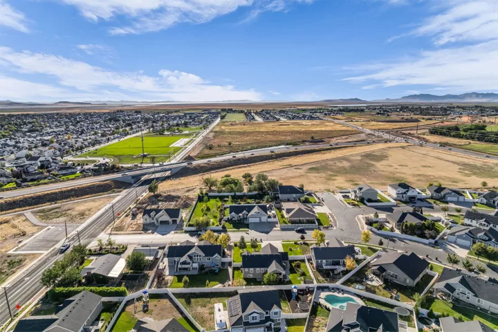 674 S 3300 W, Syracuse, Utah 84075