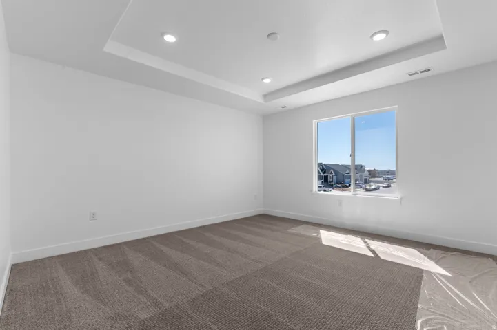 Tray ceiling with recessed lighting