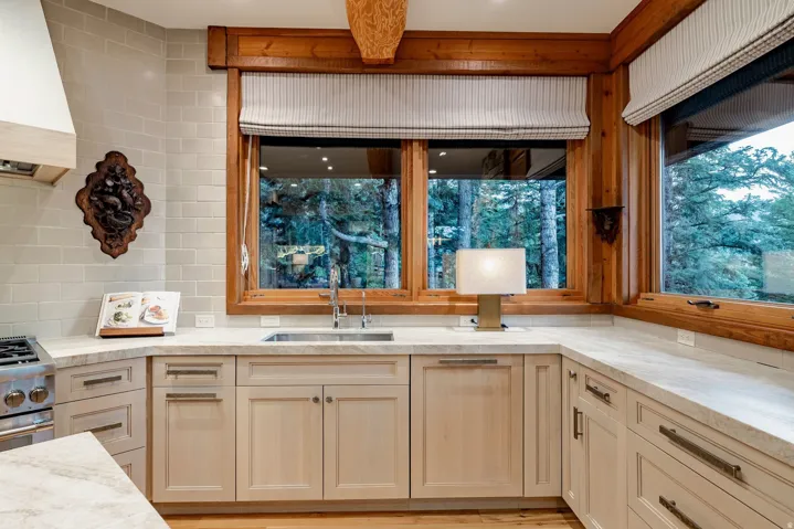 8045 Woodland View Dr, Park City, Utah 84060