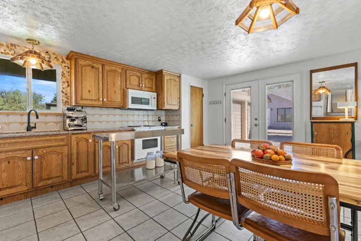 2317 E Oakridge Dr, Layton, Utah 84040