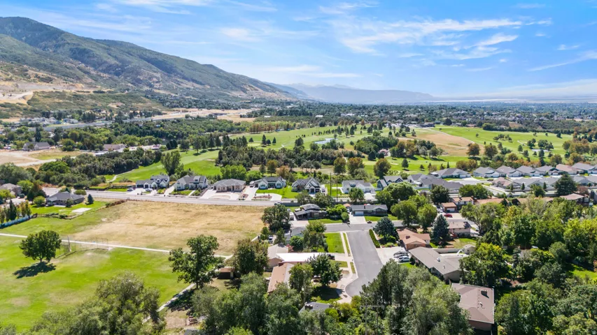 2317 E Oakridge Dr, Layton, Utah 84040
