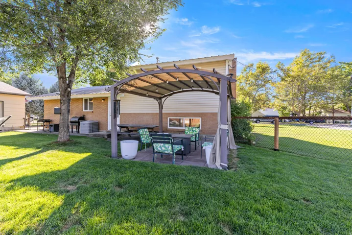 2317 E Oakridge Dr, Layton, Utah 84040
