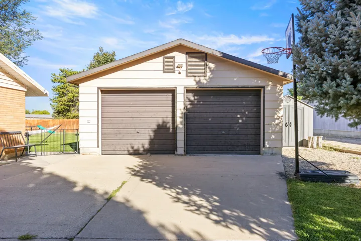 2317 E Oakridge Dr, Layton, Utah 84040