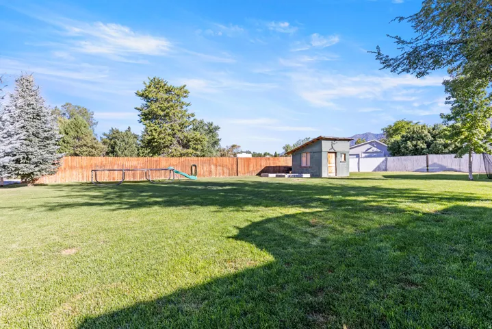 2317 E Oakridge Dr, Layton, Utah 84040