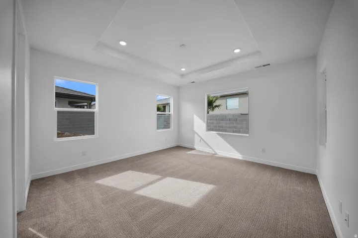 Tray ceiling with recessed lighting