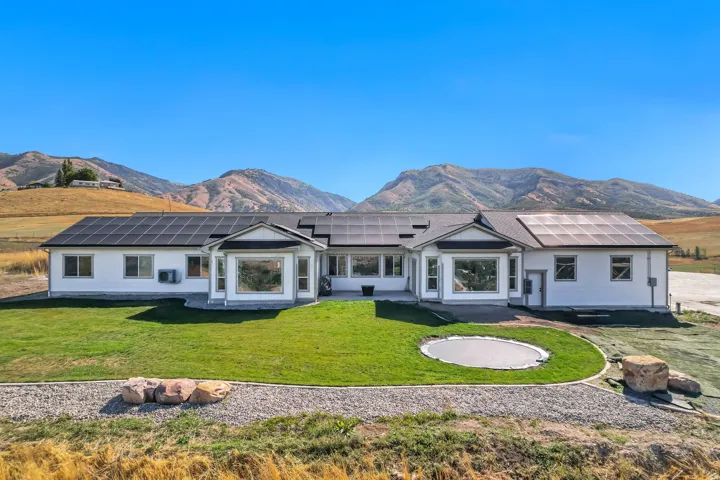 8561 S Horizon Dr, Paradise, Utah 84328