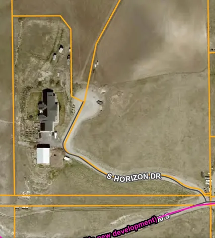 Aerial Map. Displaying the property boundaries and access roads