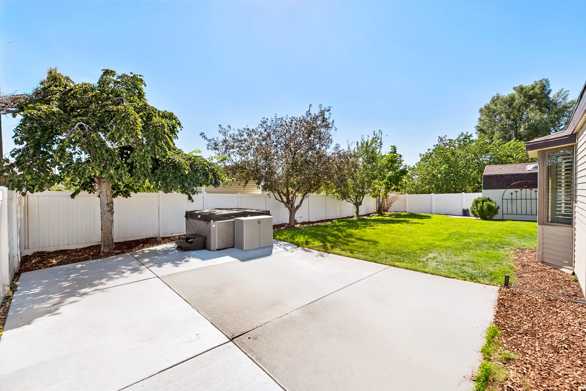 Expansive concrete patio