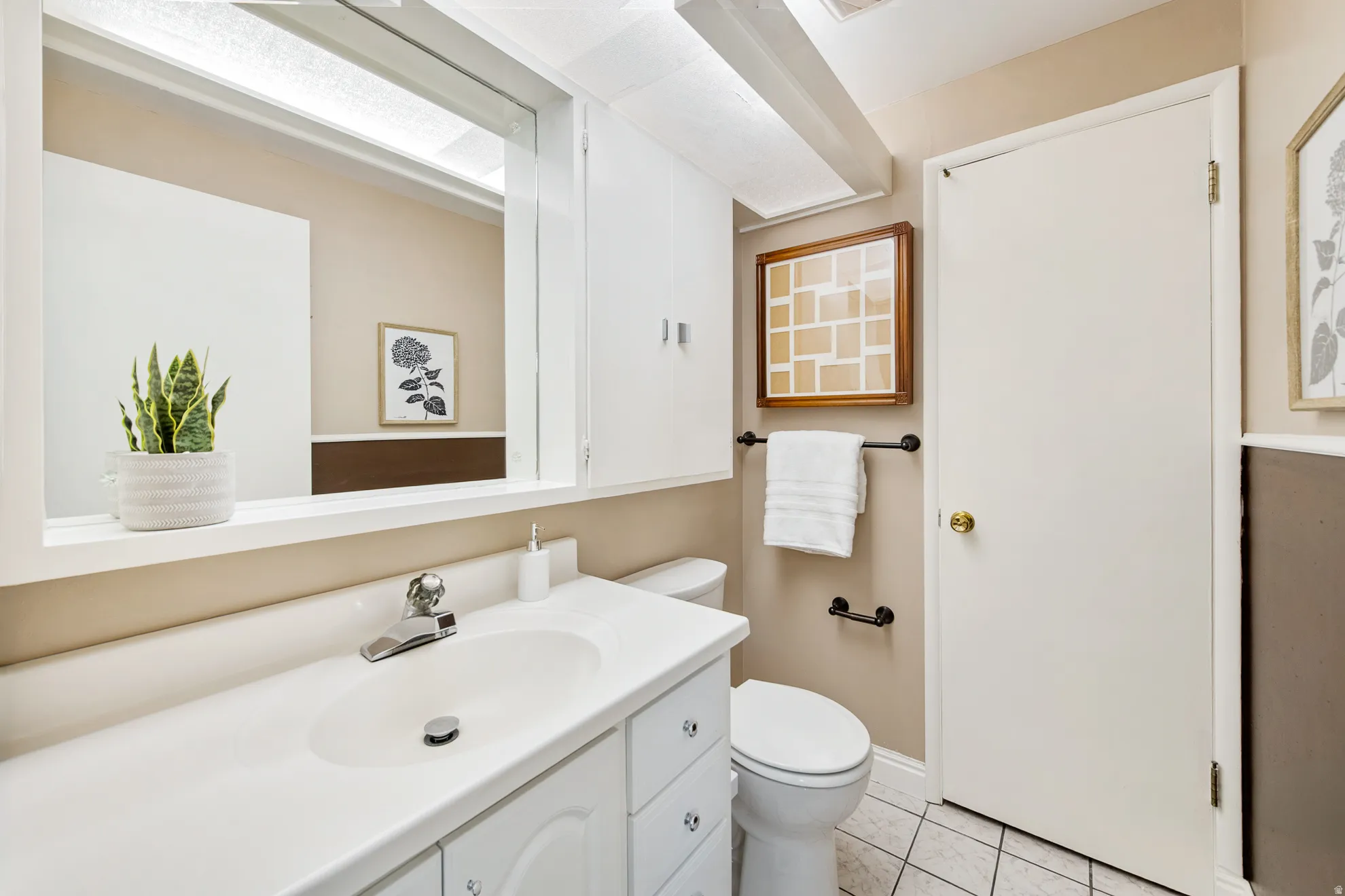 Main floor bathroom