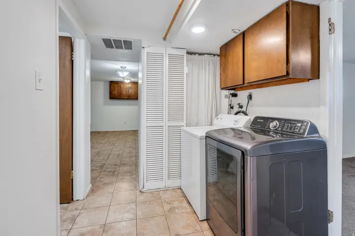Second laundry room in the basement